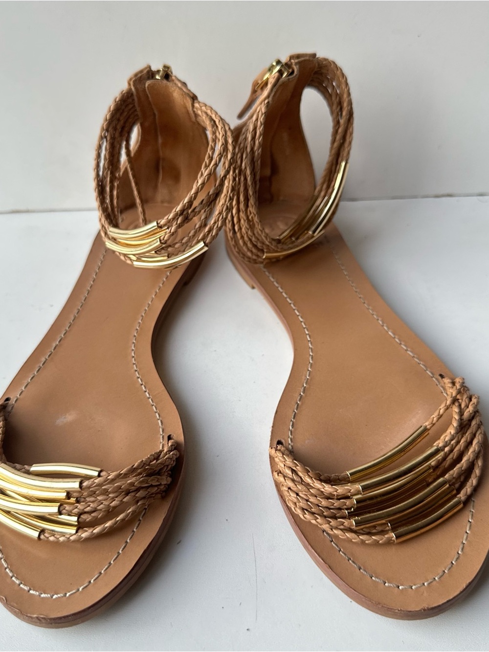 Tory Burch Flat Gladiator Sandals 8.5 Braided Tan Leather Gold Hardware